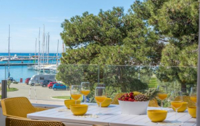 Гостиница Luxury Apartments Novigrad  Новиград